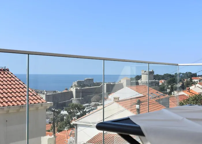 Elanza Apartments